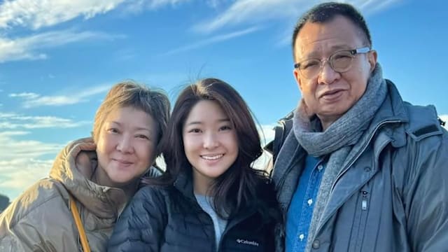 许绍雄走得突然，龙嬿而受访泪诉“完全被挖空”！痛斥钱翰群外泄追思会隐私没分寸