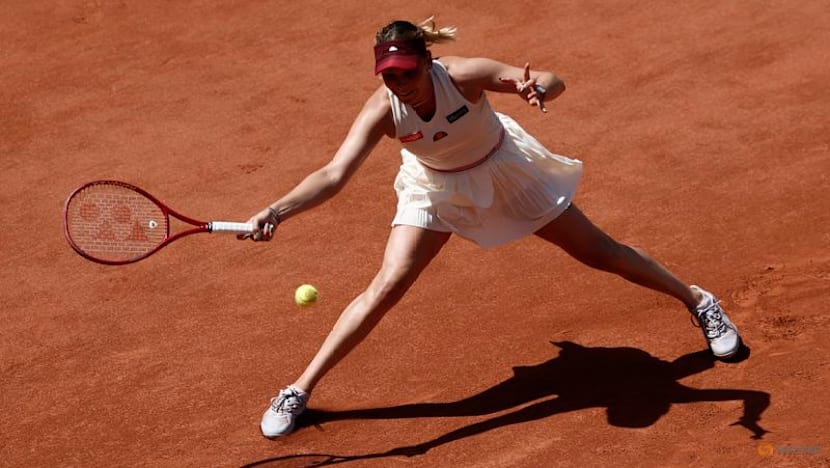 Style and steel as Osaka tames Vekic to reach Paris third round