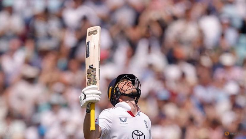 England frustrate New Zealand as Fisher leads last-wicket stand