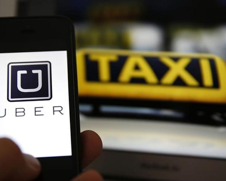 Private limousine services will not be regulated: Lui