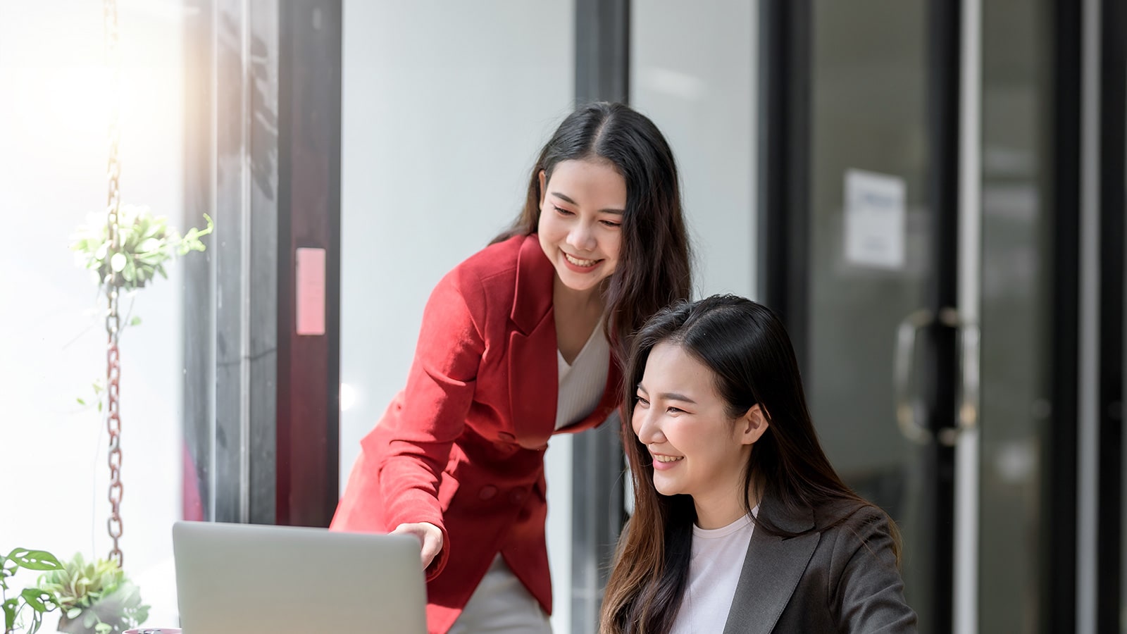 Simplicity can be rewarding. Explore CIMB savings accounts, which boast some of the most competitive interest rates without complex requirements.