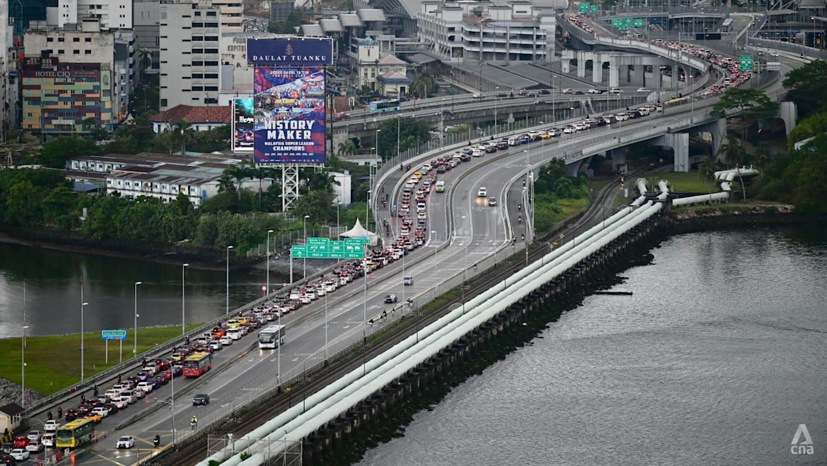 Singapore to raise entry permit fees for foreign-registered vehicles from 2027