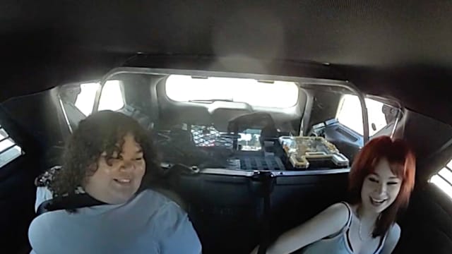 美国两少女策划谋杀同学 警车内嬉笑谈作案过程