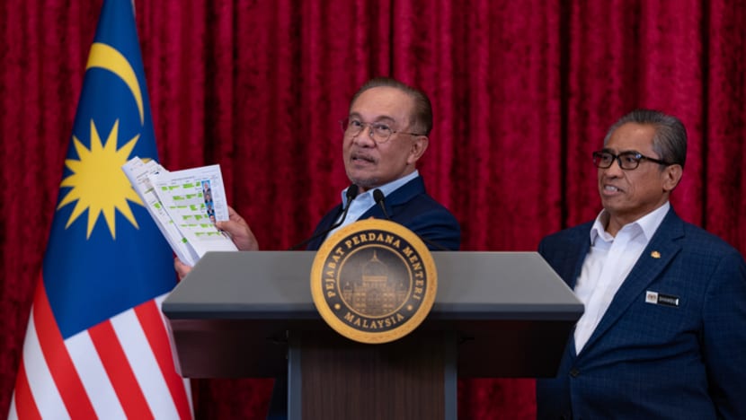 Malaysia PM Anwar makes sweeping Cabinet changes, including new trade and economy ministers 