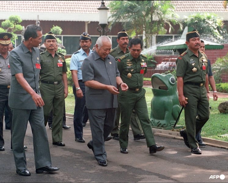 Indonesia grants national hero status to late strongman President Suharto