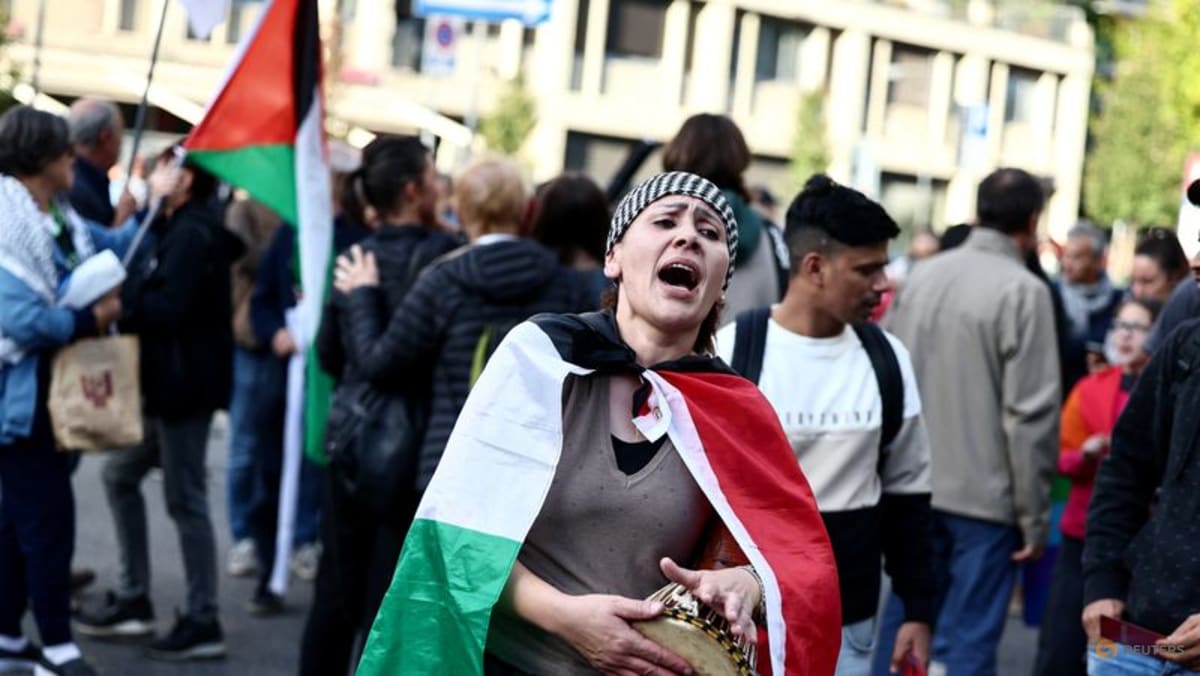 Clashes at pro-Palestinian march against Italy v Israel World Cup qualifier