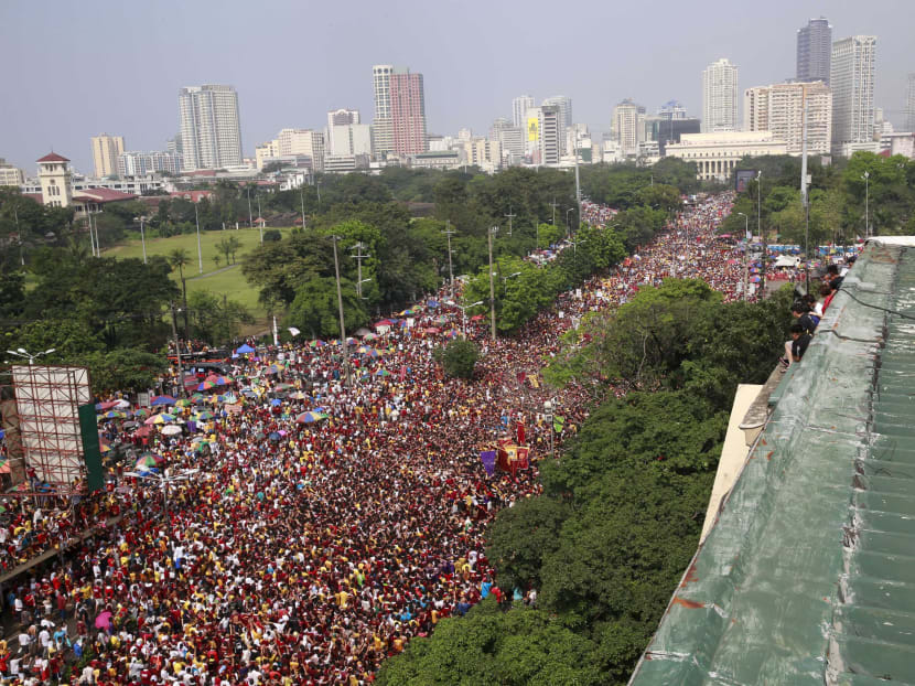 Huge Catholic parade held under heavy security in Manila