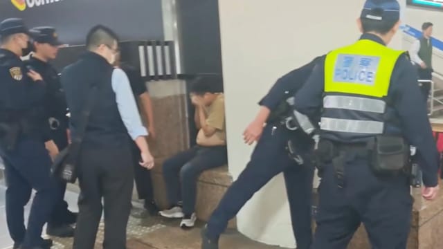 台北车站发生骚动 男子攻击旅客与台铁站务员