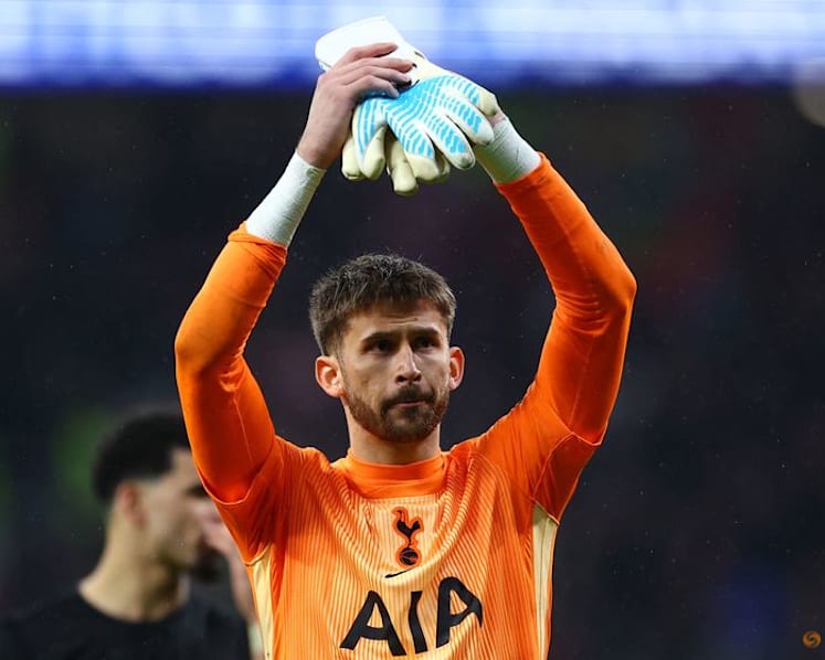 Tottenham goalkeeper Vicario joins Juventus on loan