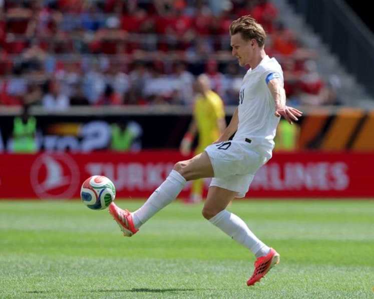 Norway's Odegaard brushes off injury concerns ahead of Iraq opener