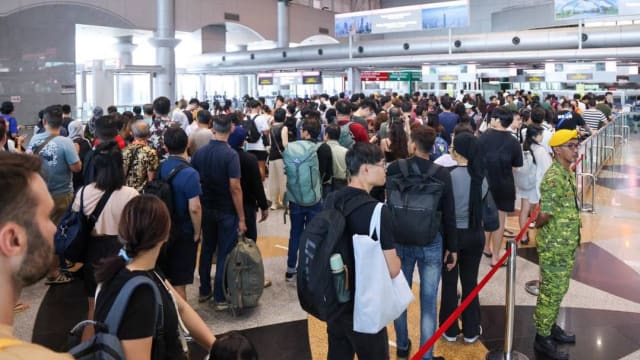 柔大臣：自动通关系统是因伺服器短路而故障
