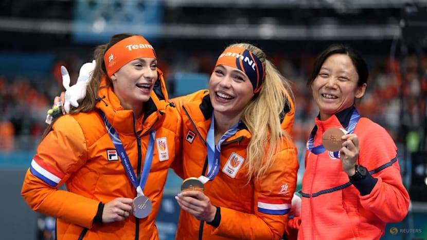 Speed skating-Netherlands' Leerdam channels expectations to win gold