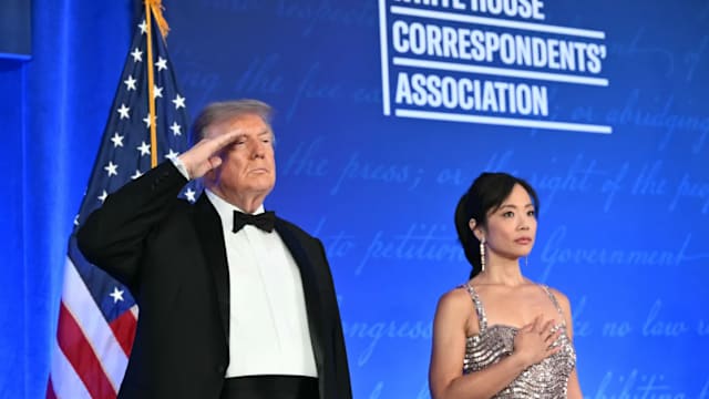 特朗普在白宫记者协会晚宴回应枪击事件 致敬应对枪手的特勤局人员