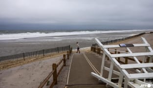 Hurricane Erin brings coastal flooding to North Carolina, Virginia