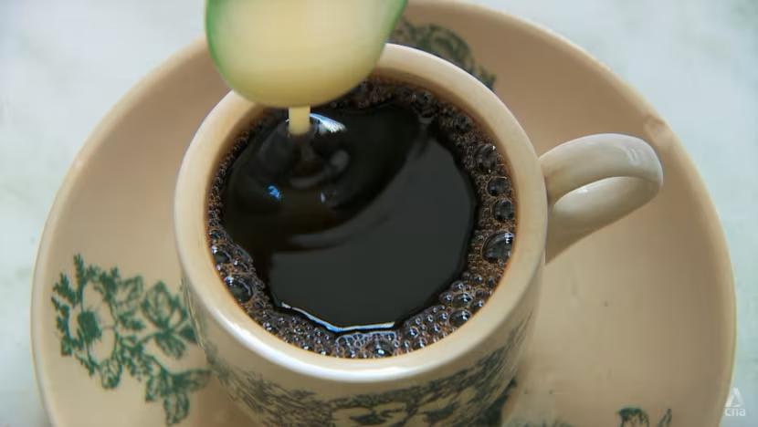 சிங்கப்பூரில் காப்பி, தேநீரில் குறைவான சர்க்கரை - 2 காப்பிக்கடைச் சங்கங்கள் ஆதரவு