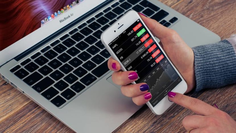 More retail investors turning to robo-advisers, a booming space eyed by fintechs and banks More retail investors turning to robo-advisers, a booming space eyed by fintechs and banks