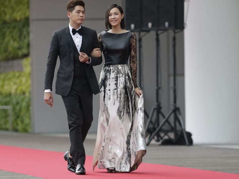 Rui En apologises at Star Awards Show 1
