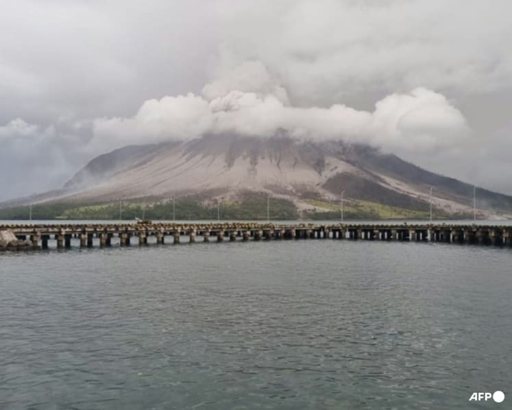 Scoot, other airlines cancel some flights to Indonesia and East Malaysia after Mount Ruang eruption
