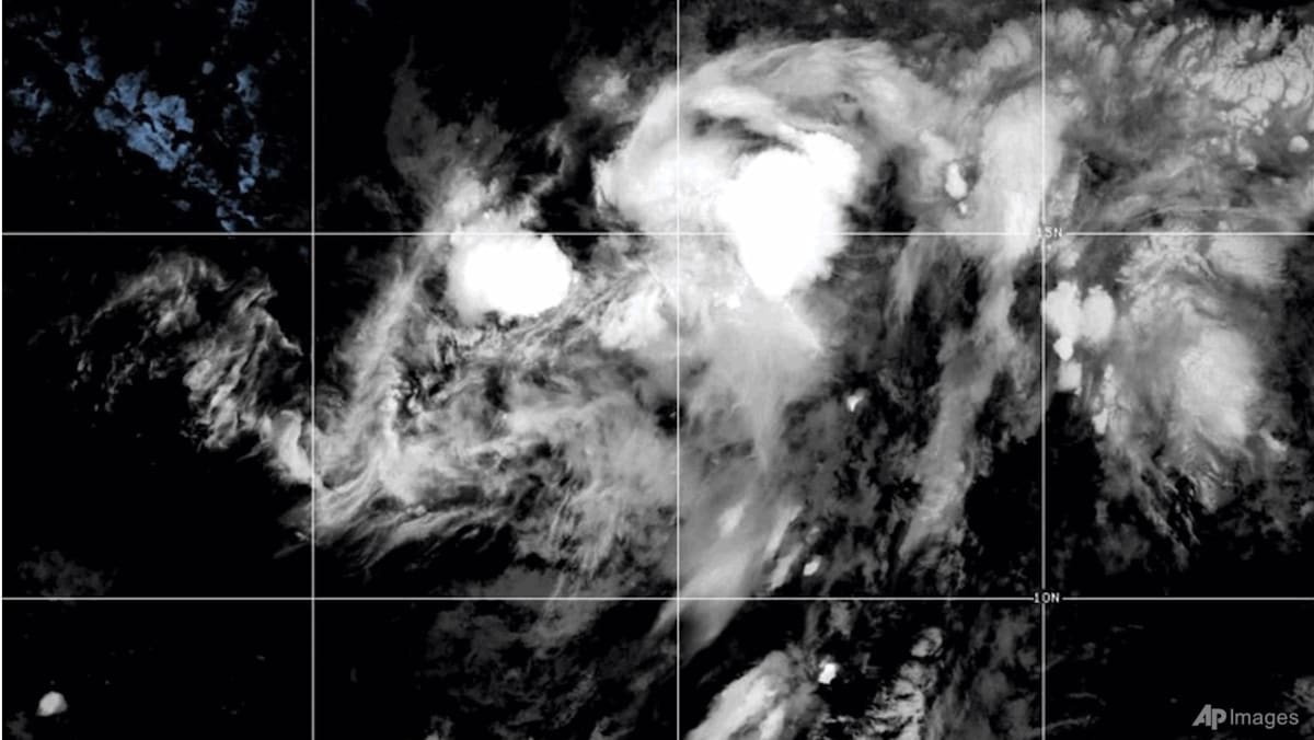 Hawaii declares state of emergency ahead of Tropical Storm Lala