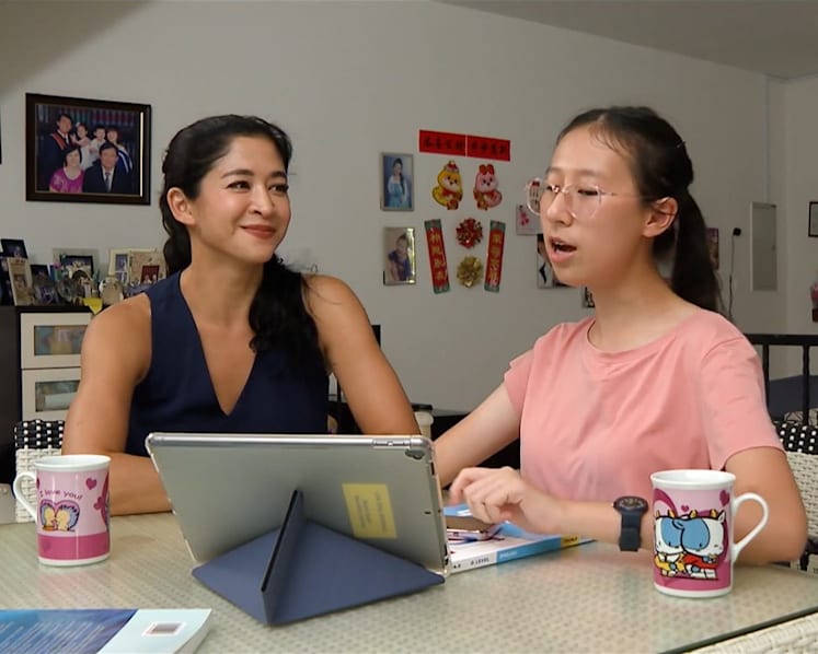 Teenage students often use AI to do homework, a survey finds. This is the impact on their grades
