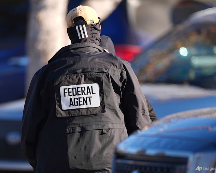 Federal authorities arrest four suspected extremists in California