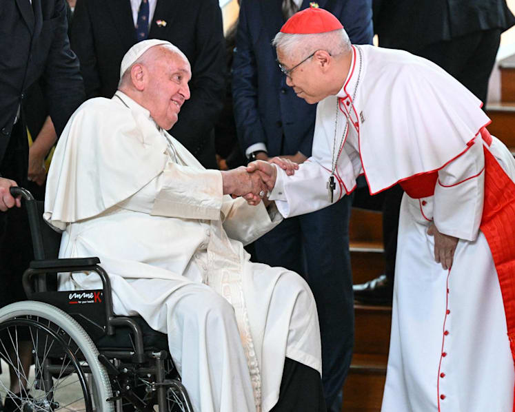 Pope Francis arrives in Singapore for final leg of Asia-Pacific tour