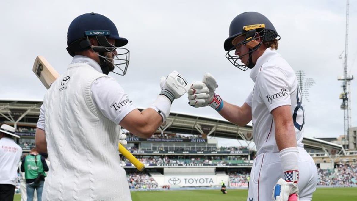 India remove Duckett and Pope to stay on top India remove Duckett and Pope to stay on top