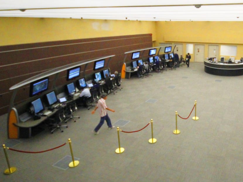 New air traffic control system tracks more planes and farther