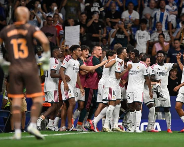 Substitute Espi snatches last-gasp winner in Real Madrid LaLiga opener