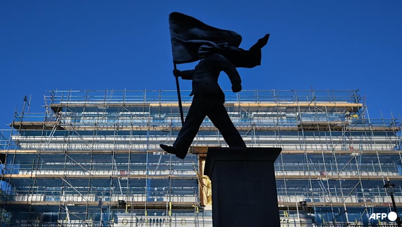 Statue pops up on London plinth bearing Banksy's name