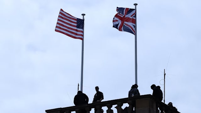 美国据报暂停执行同英国技术合作协议