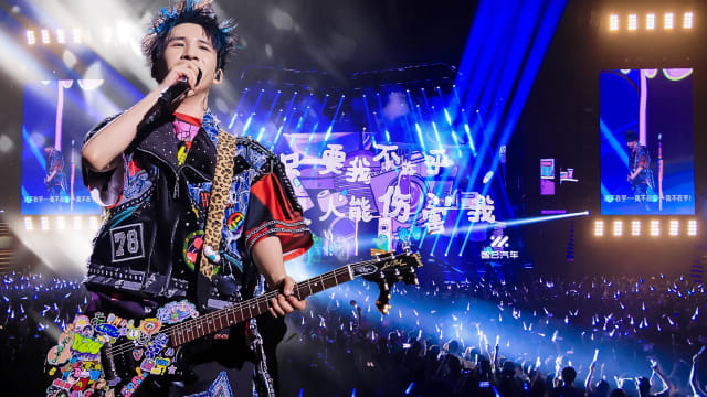 大张伟开启亚洲巡回演唱会，首站登陆新加坡！