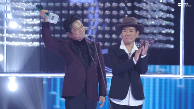 【红星大奖2024】LOVE 972来势汹汹！周崇庆夺首个“最佳主持人（广播/播客类）”奖