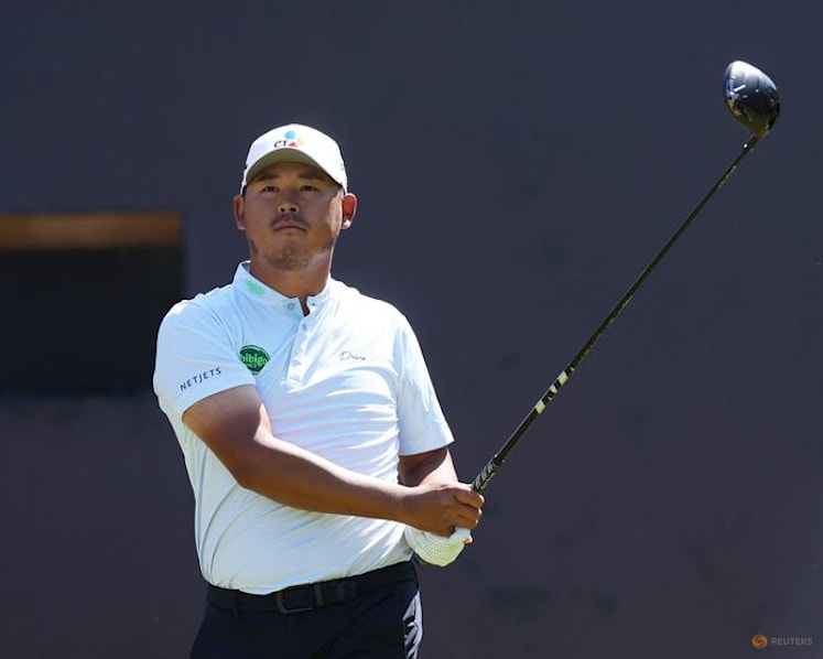 South Korea's Kim leads Open as Burns falters