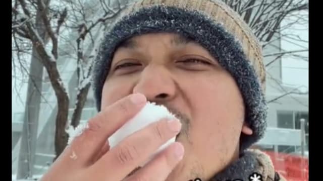 马国男冬天游日本吃雪 伤风咳嗽发烧付出代价