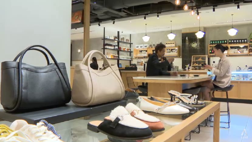Shopping, with a side of coffee? Retail brands gain from expanding into F&B within shops Shopping, with a side of coffee? Retail brands gain from expanding into F&B within shops