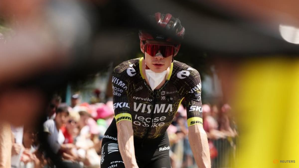 Jonas Vingegaard rút khỏi Tour de France sau tai nạn ở chặng 15