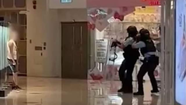 港男持刀杀两人案 警方指嫌犯有精神病史