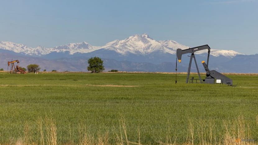 Oil prices set for weekly gain as US-Iran hostilities intensify