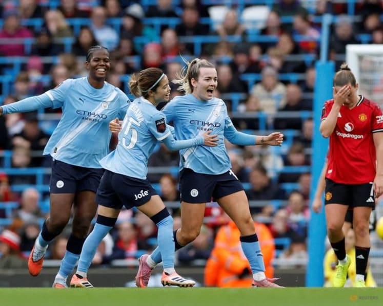Man City beat Man United to go four points clear in WSL