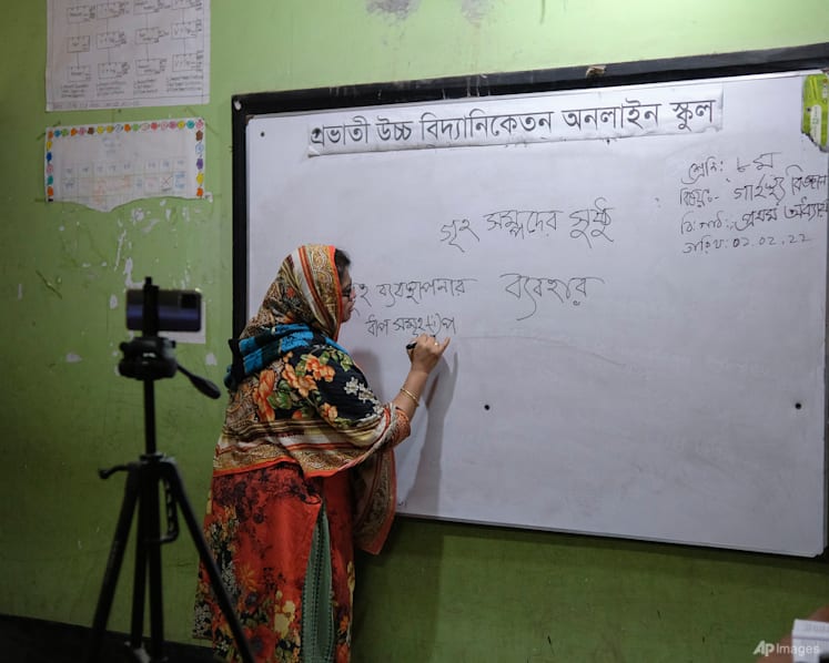 Schools close, fairs on amid Omicron surge in Bangladesh  
