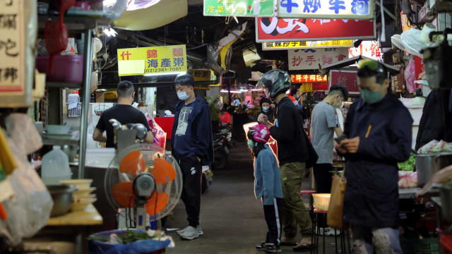 台湾单日新病例维持在2万起以上