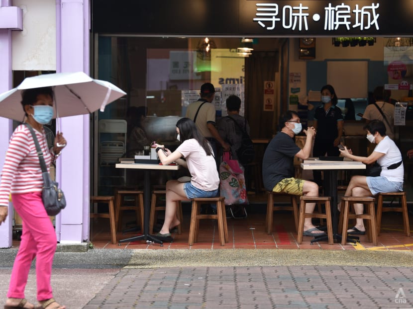 Omicron variant more easily transmissible, but too early to tell if new restrictions necessary: Experts