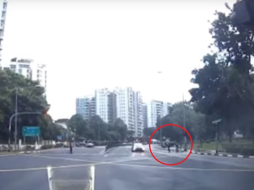 A video circulating online shows an enforcement officer dashing across a pedestrian crossing to corner a person riding an e-scooter on the opposite side of the road. A video circulating online shows an enforcement officer dashing across a pedestrian crossing to corner a person riding an e-scooter on the opposite side of the road.