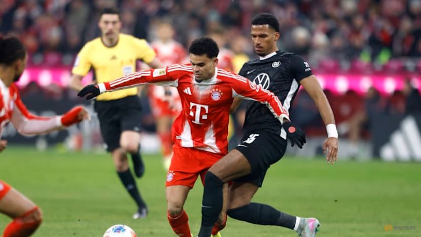 Bayern crush own-goal kings Wolfsburg 8-1 to stretch lead at top