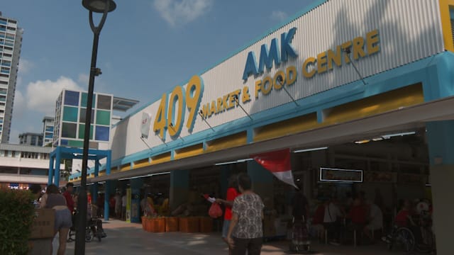 宏茂桥巴刹与熟食中心重开 周边部署AI驱动扫地机器人