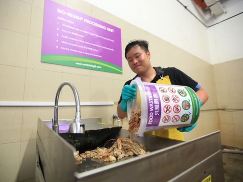 NEA said 785,550 tonnes of food waste were produced last year, down from 788,660 tonnes and 796,000 tonnes in 2014 and 2013 respectively. PHOTO: KOH MUI FONG NEA said 785,550 tonnes of food waste were produced last year, down from 788,660 tonnes and 796,000 tonnes in 2014 and 2013 respectively. PHOTO: KOH MUI FONG