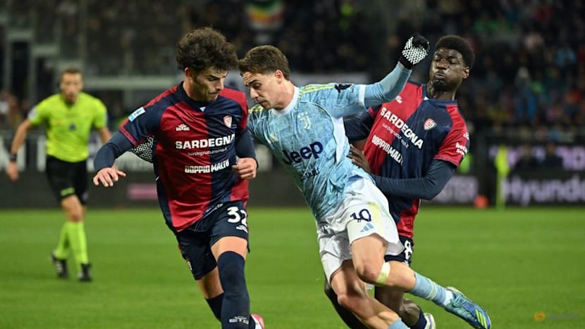 Juventus title hopes fade after defeat at Cagliari