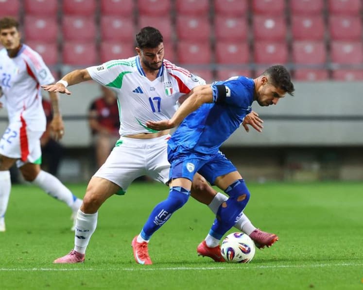 Italy keep World Cup hopes ticking over with crazy 5-4 win over Israel