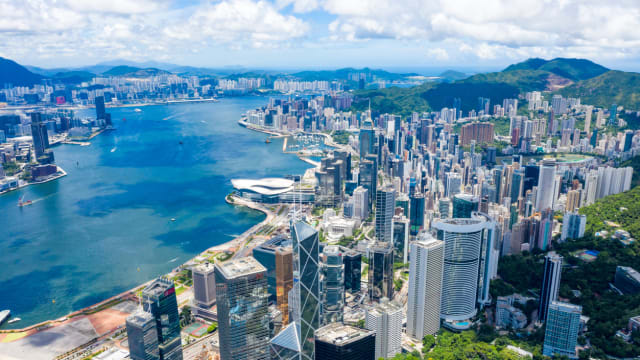 晨光|纸上风云：香港发表预算案 重点在哪？